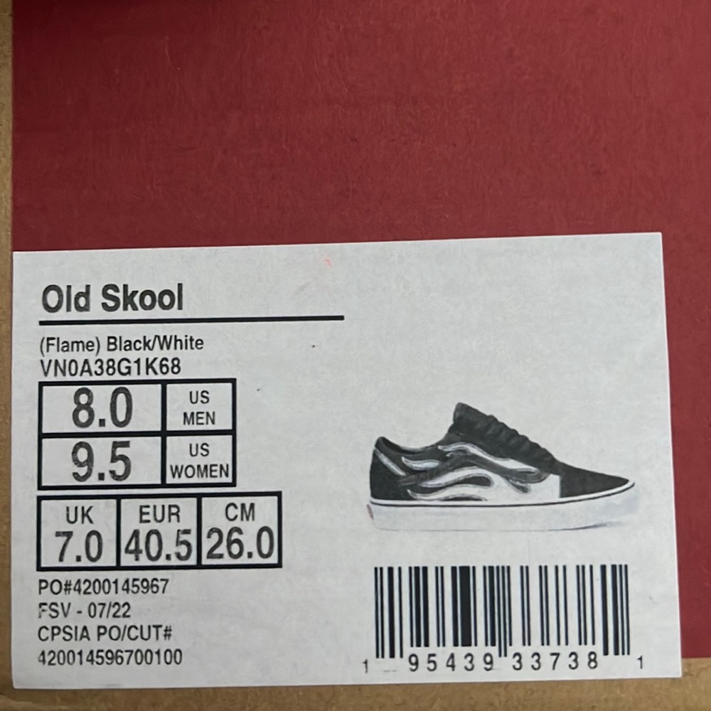 Vans WMNS Old Skool
(Flame) Black/White
VN0A38G1K68
Sneakers - Picture 16 of 16